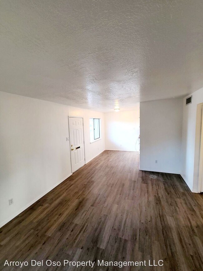 Foto del edificio - 1229 Menaul Blvd NW
