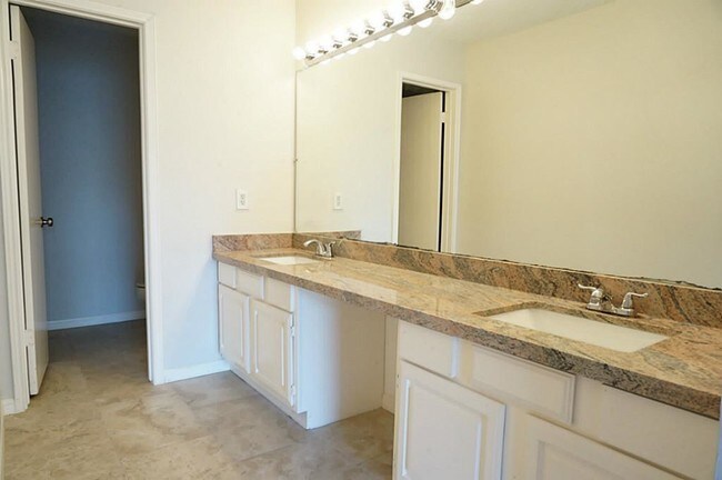 Building Photo - 1511 Bradney Dr