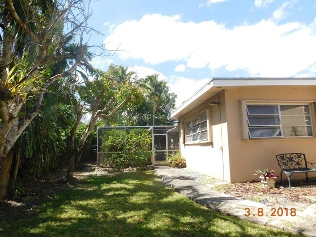 Foto del edificio - 6608 SW 65th St