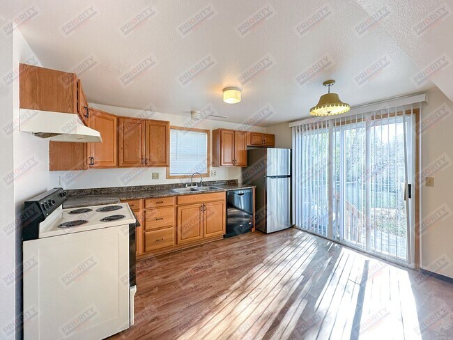 Foto del edificio - 802 Greenway Dr