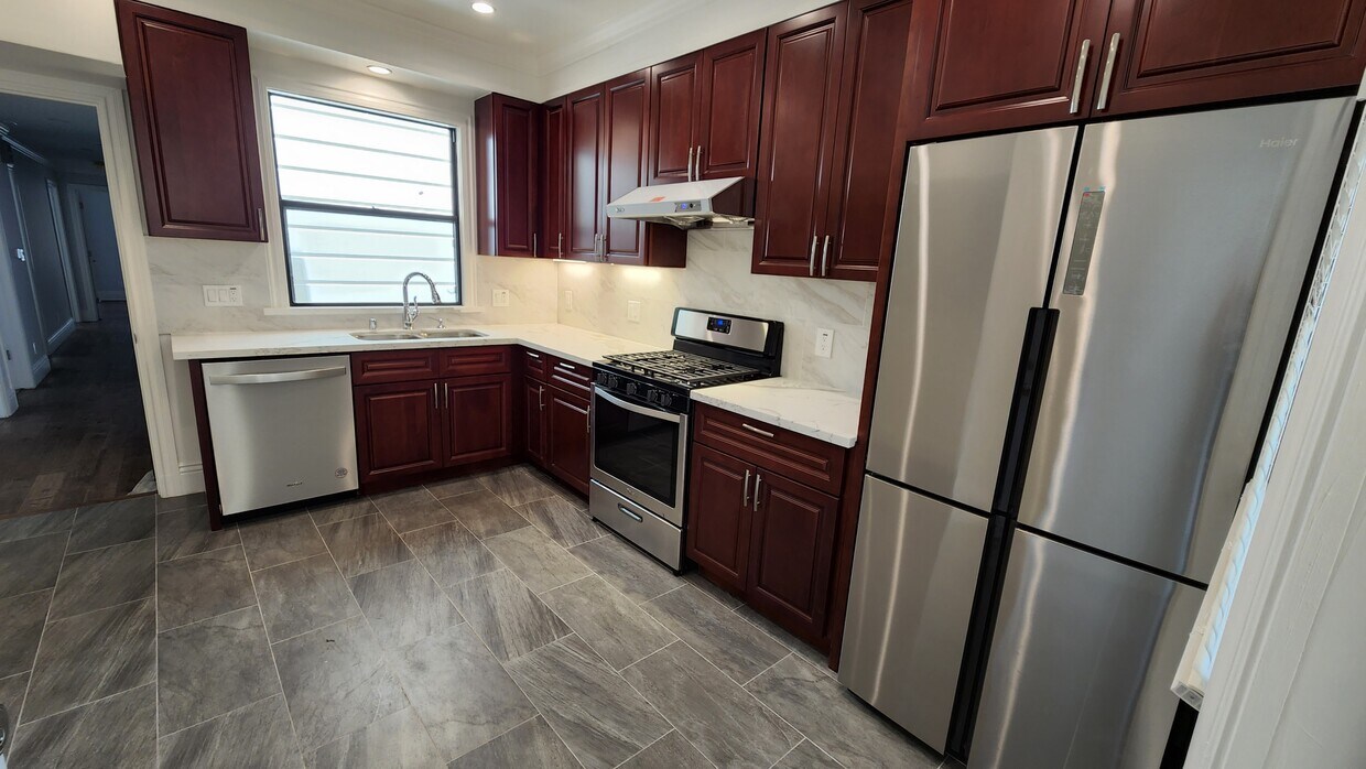 Kitchen - 1667 Washington St