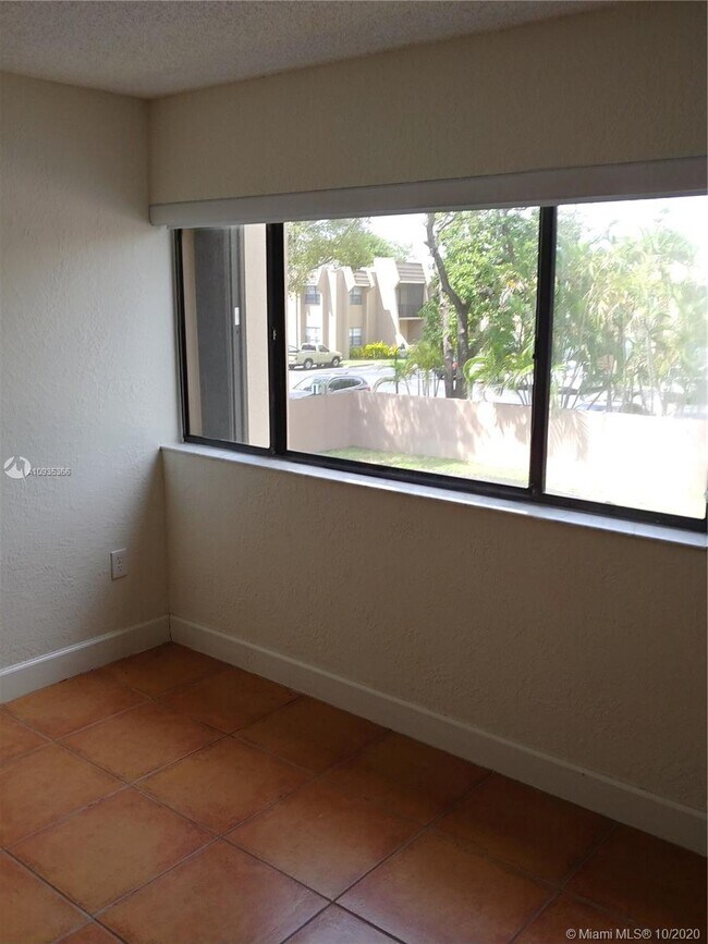 Foto del edificio - 6315 Gage Pl