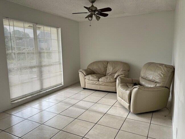 Building Photo - 1174 The 12th Fairway