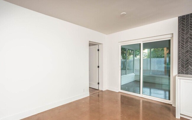 Foto del edificio - Unbeatable Biltmore Location | 3 Bed | 2 B...