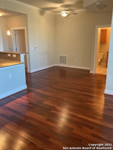 Foto del edificio - 7342 Oak Manor Dr