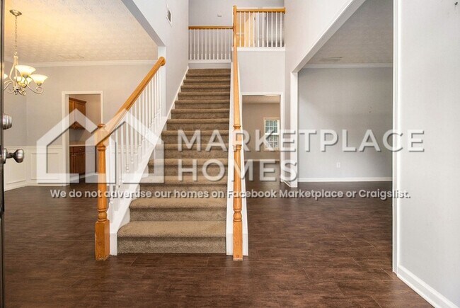 Building Photo - 314 Interlake
