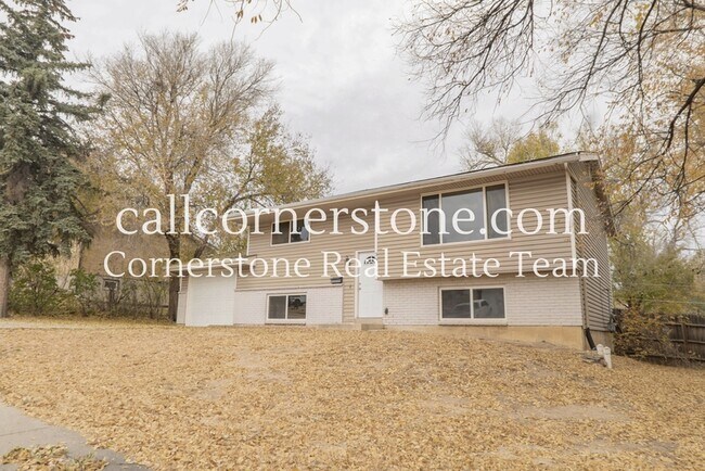 Building Photo - 3614 Regis St