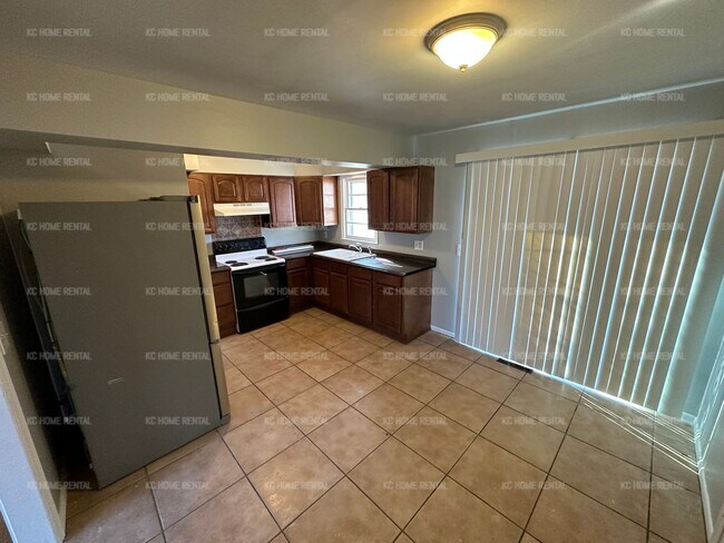 Building Photo - Lovely 3 bed 1 bath home in KCMO!