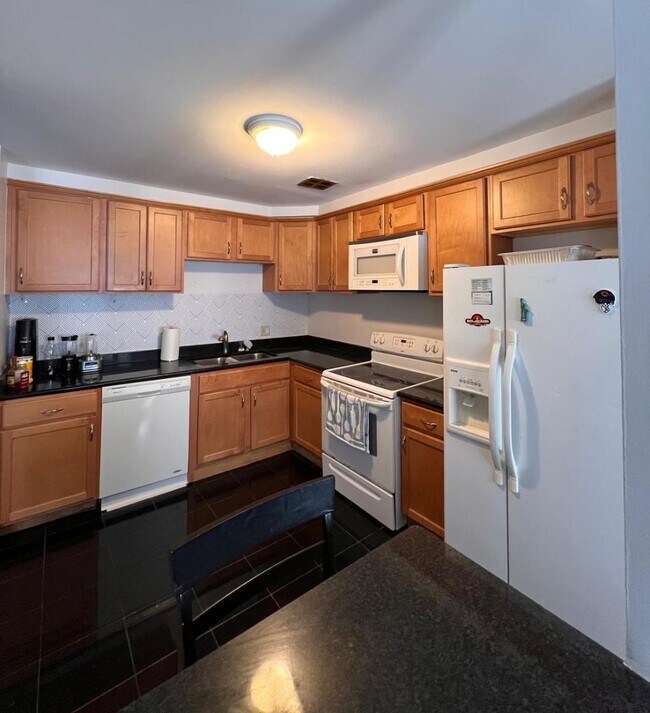 Foto del edificio - 2772 E 75th St