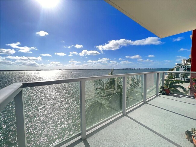 Foto del edificio - 1155 Brickell Bay Dr