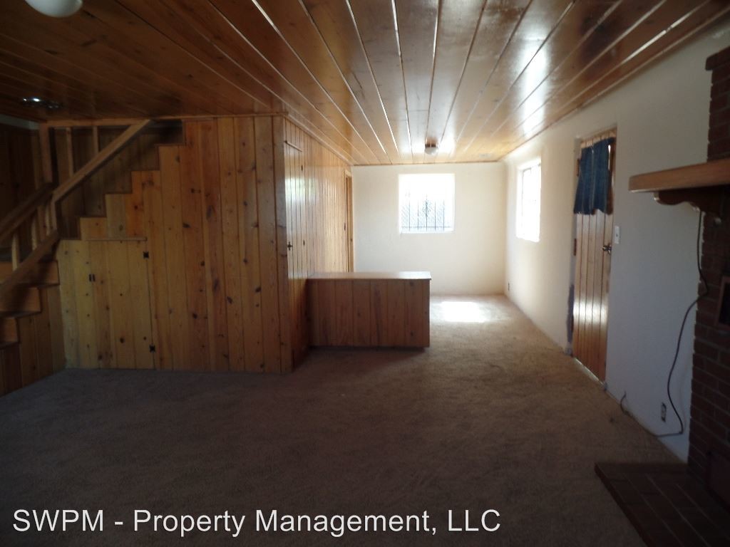 Primary Photo - 11101 Acoma Rd SE