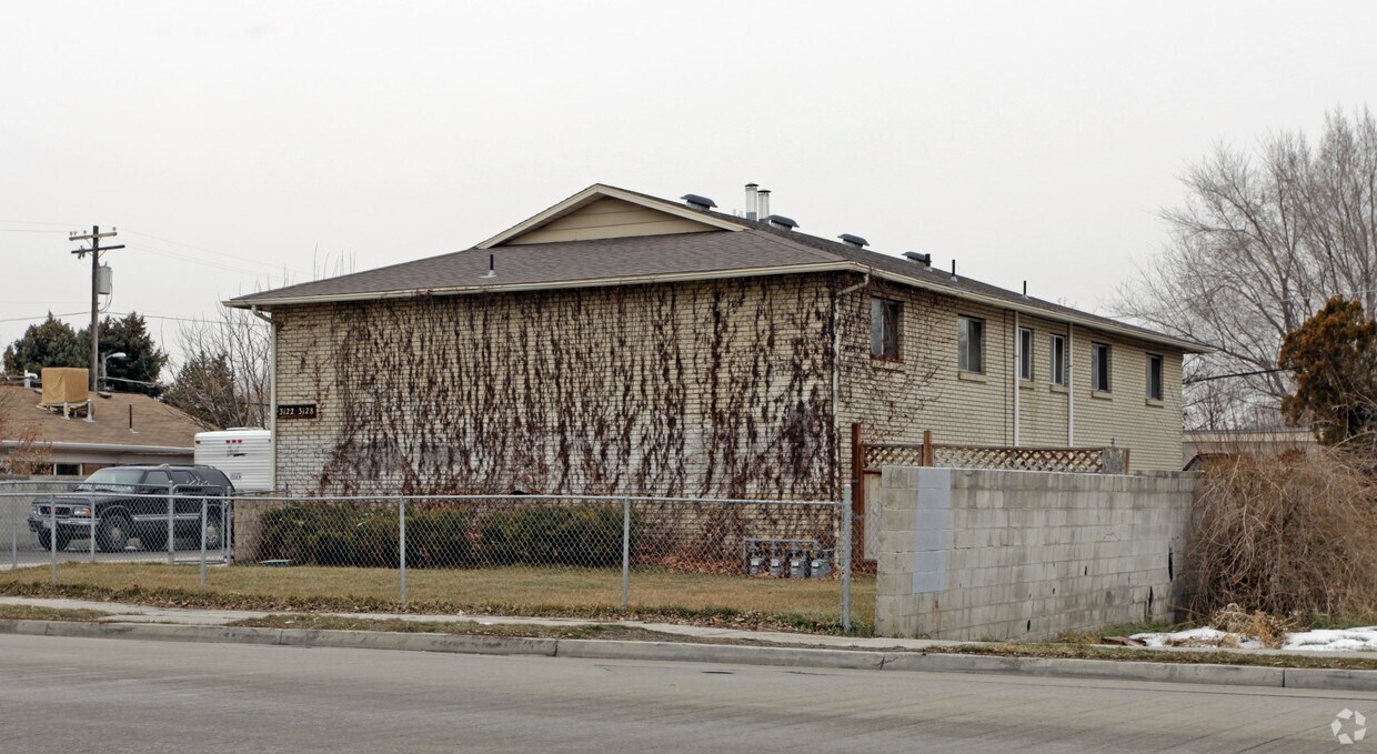 Building Photo - 3122-3128 S 500 E