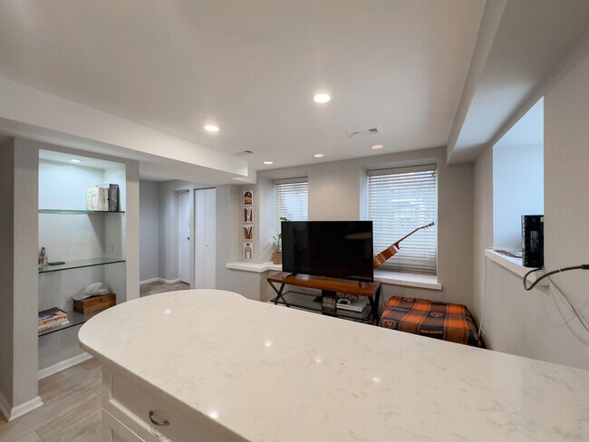 Foto del edificio - 2046 W Iowa St