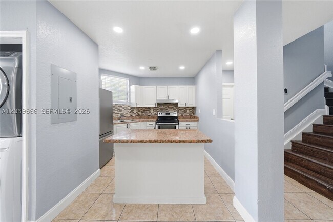Foto del edificio - 902 SW 8th Pl