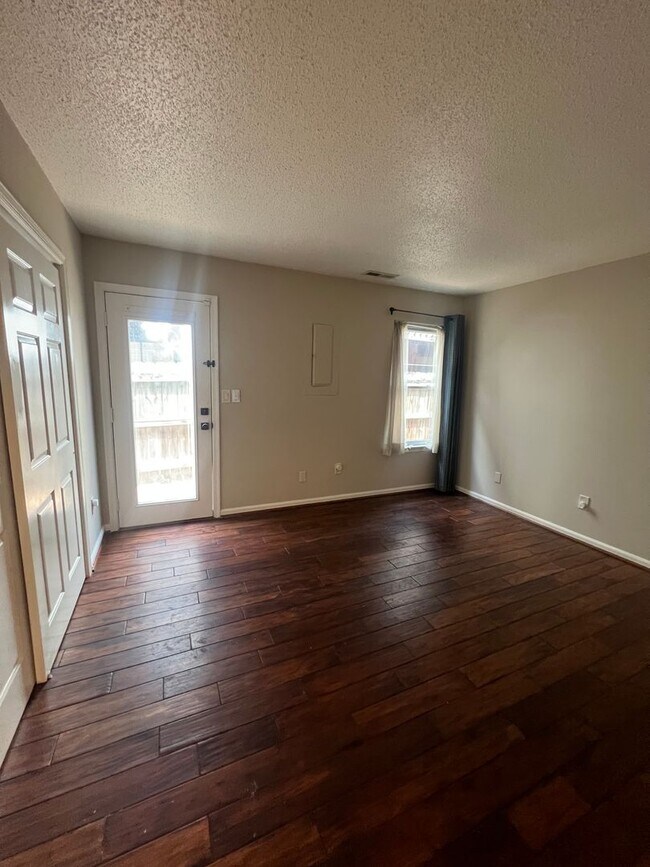 Foto del edificio - 2 Bed 2 Bath Home for Rent in Norfolk
