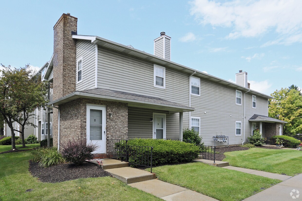 Woodbury Commons Apartments Parma, OH