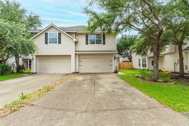 Foto del edificio - 336 Capella Oaks Ln