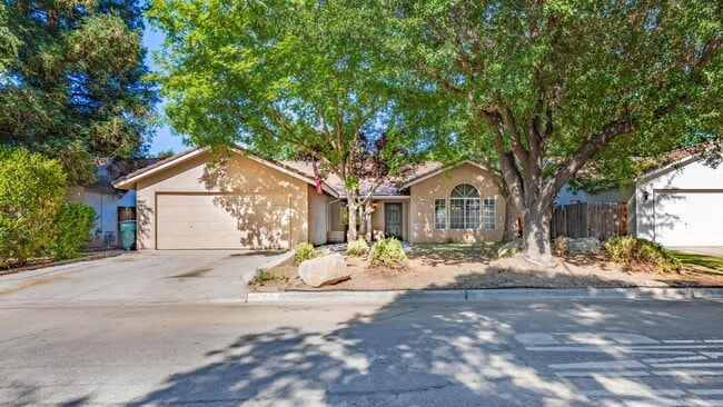Building Photo - Great 4 Bedroom NW Fresno Home for Lease