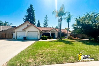 Building Photo - 1100 N Vista St