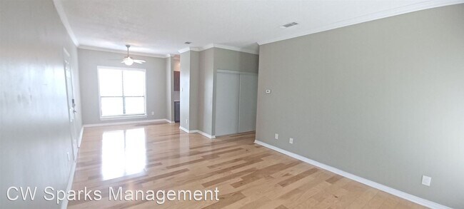 Foto del edificio - 2 br, 2 bath House - 5620 Live Oak St #307