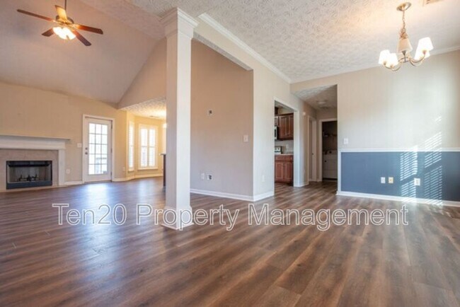 Foto del edificio - 6013 Granite Field Dr