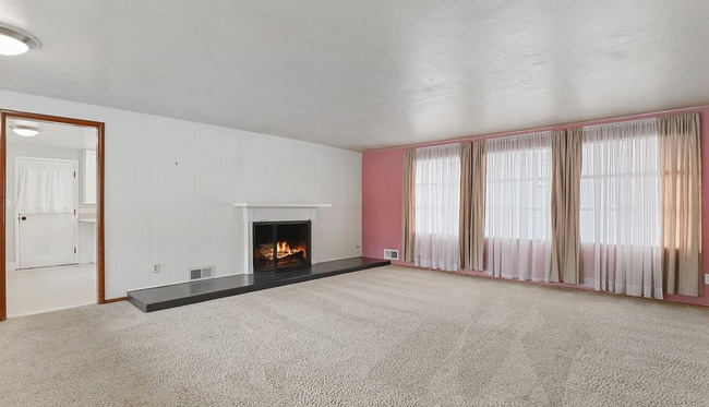 Building Photo - 236 Farallone Ave