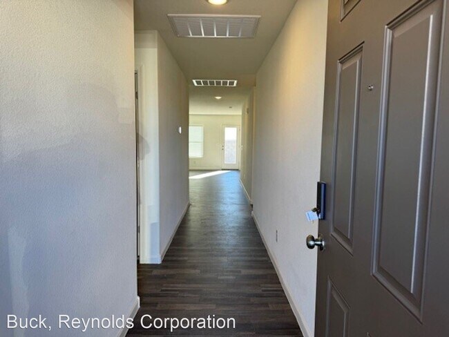 Foto del edificio - 4 br, 2 bath House - 2208 E. Clear Creek Dr.