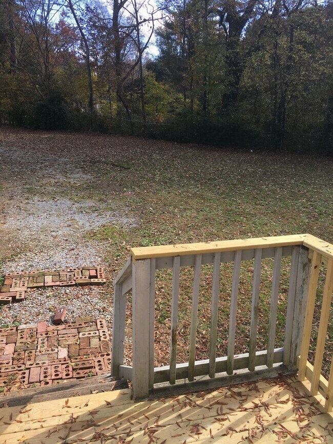 14 New Hermitage Rd NE Unit Apt 3, Rome, GA 30161 Room for Rent in