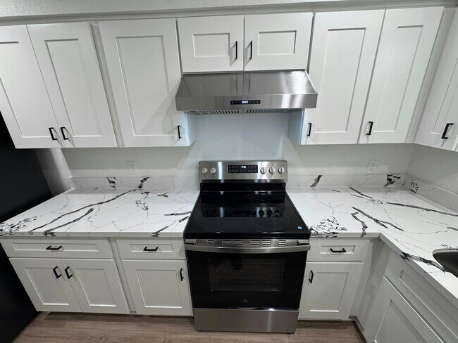 Building Photo - 2130 N Glenn Ave