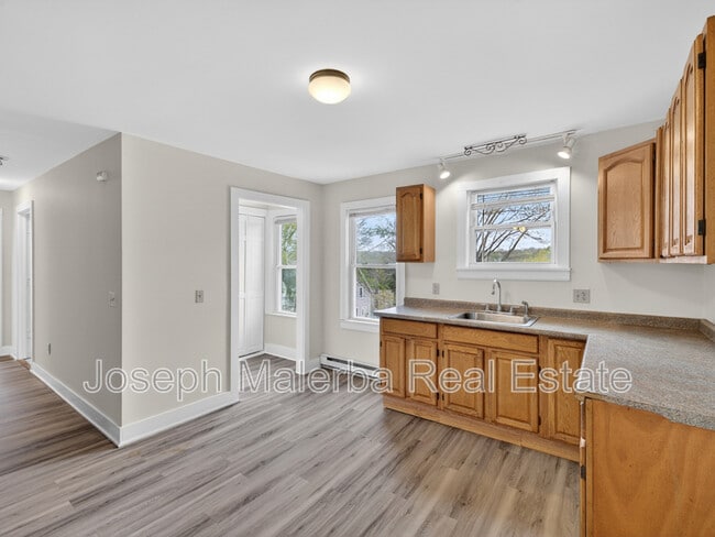 Foto del edificio - 483 Boswell Ave