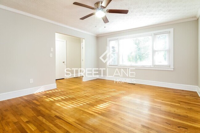 Building Photo - NOW OFFERING HALF OFF FIRST FULL MONTH IF ...