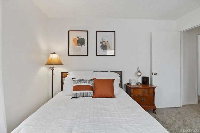 Foto del edificio - 6457 McNichols Ct