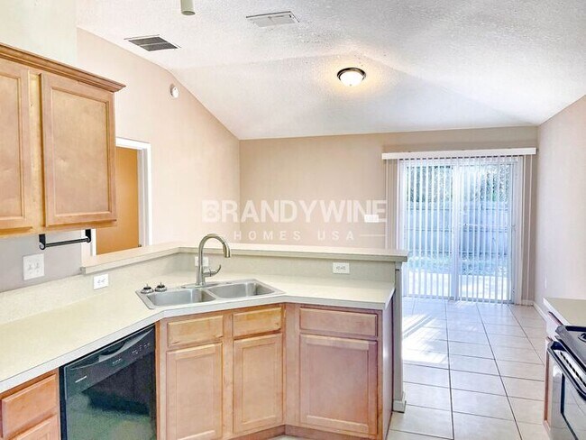 Building Photo - Move in by 3/15 and get 1 month of free rent!