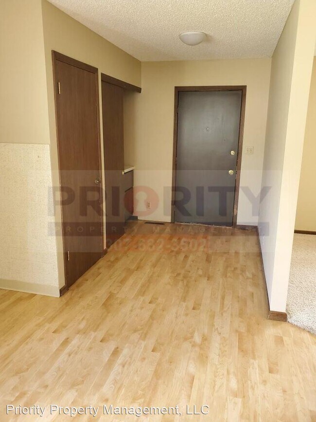 Building Photo - 1 br, 1 bath House - 304 E Converse St