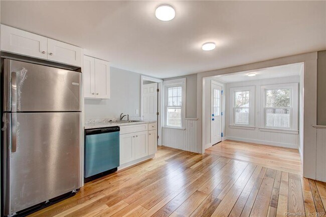 Kitchen - 143 Wetherell St