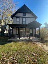 Building Photo - 516 N Adams St