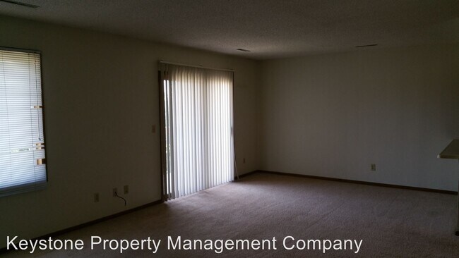 Building Photo - 403-431 Westwinds Dr