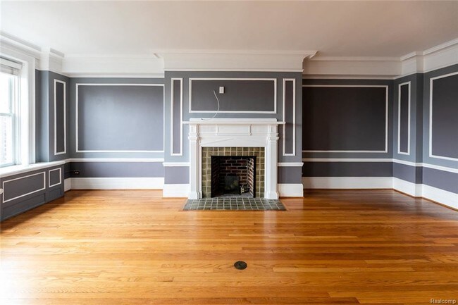 Foto del edificio - 8120 E Jefferson Ave