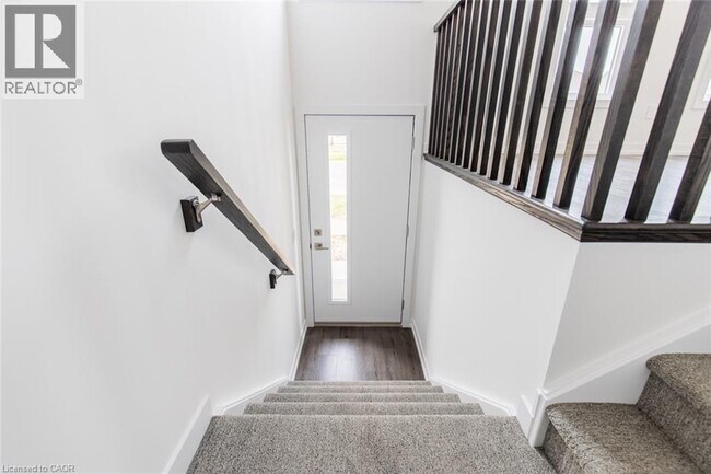 Photo du bâtiment - 70 Kenesky Dr