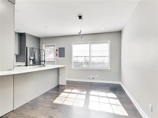 Photo - 425 Lindbergh Dr NE Apartment