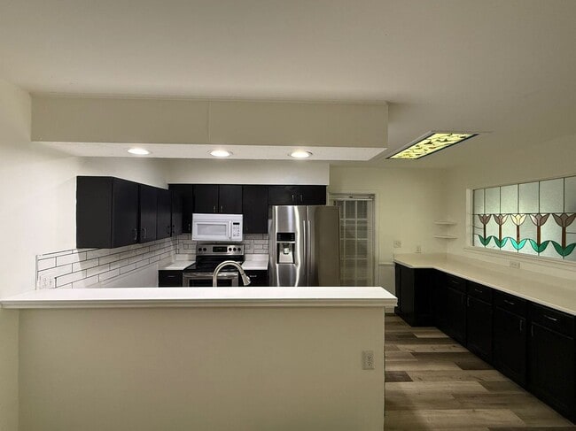 Building Photo - 217 Avenue E