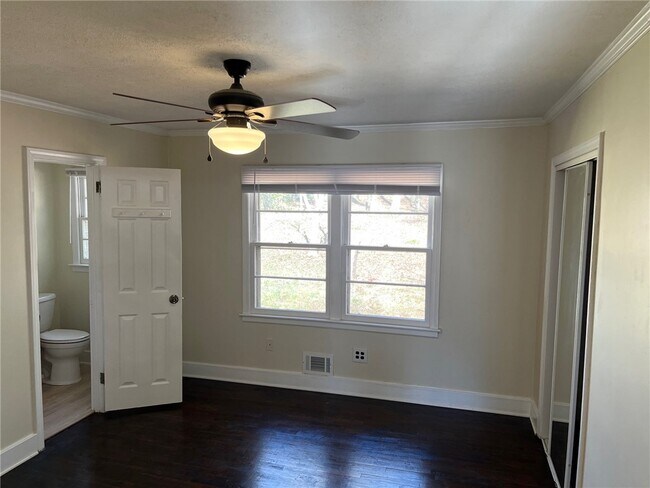 Foto del edificio - 207 Skyview Dr