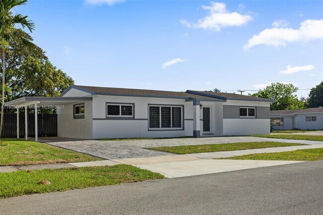 Foto del edificio - 2741 NW 172nd Terrace