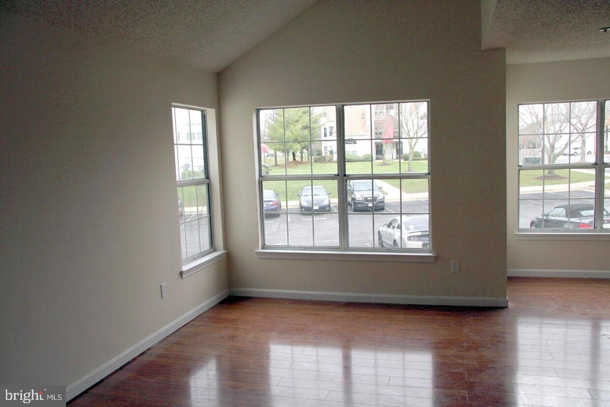 1011 Fallcrest Ct Unit 202, Bowie, MD 20721 Room for Rent in Bowie