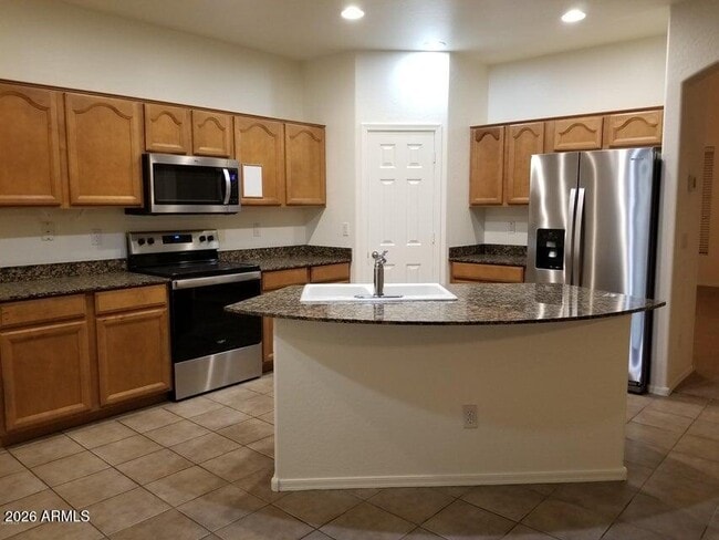 Foto del edificio - 3304 E Hawk Pl