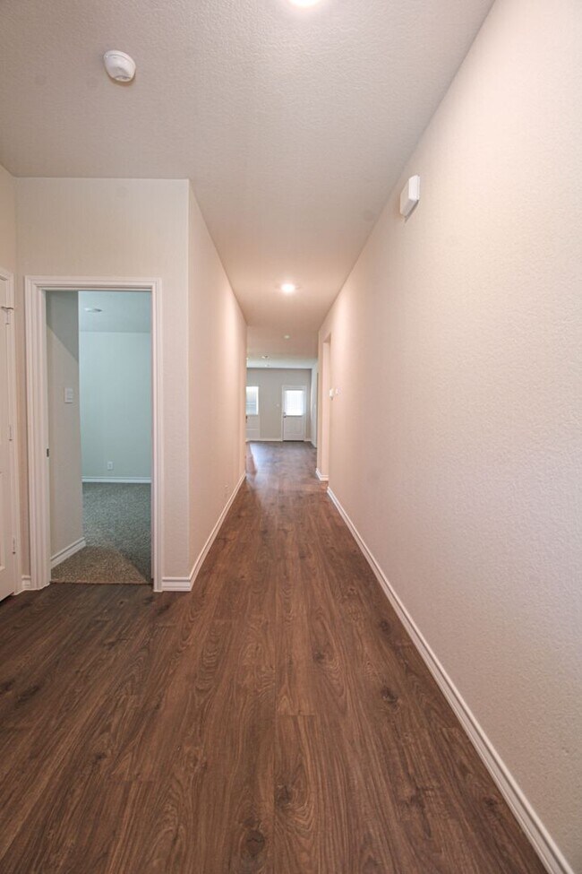 Foto del edificio - 21143 Gravel St