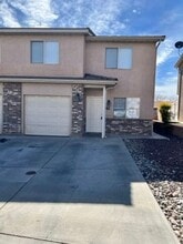 Building Photo - 790 N 2720 E