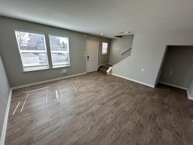 Building Photo - 888 Stagecoach Dr