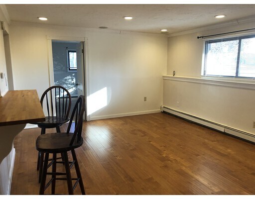 Foto principal - 678 Plain St