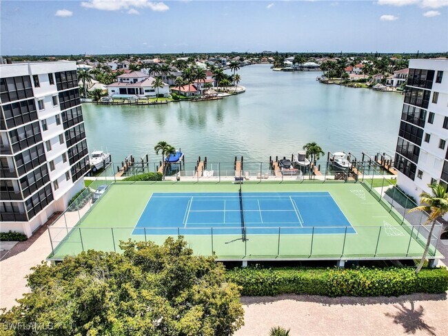 Foto del edificio - 10475 Gulf Shore Dr